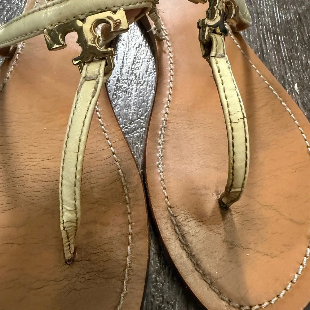 Tory Burch Miller Flip Flops Sandals Women Size 7.5 Cream Beige Gold Logo